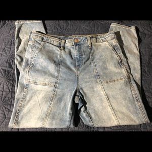 Women’s High-Rise skinny jeans